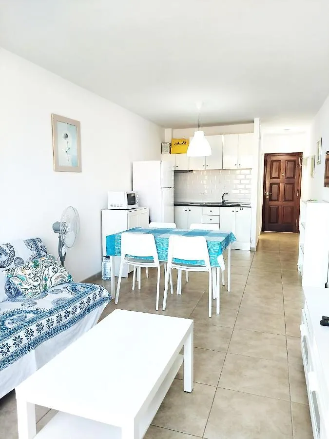 Blu Apartment, Wifi Free Pool View Costa Del Silencio Holiday home