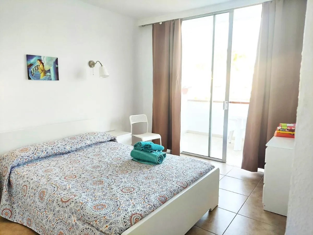 Blu Apartment, Wifi Free Pool View Costa Del Silencio Holiday home